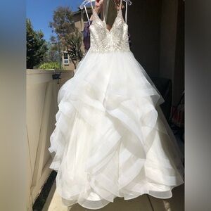 New never worn Justin Alexander Wedding Dress